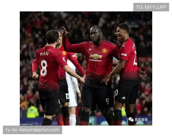 曼联复兴进程放缓，问题逐步显现影响赛季走势