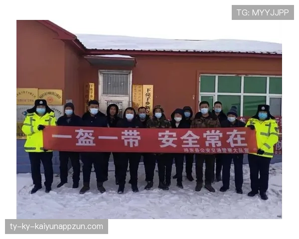 阿尔方斯·阿雷奥拉持续关键封堵，成为近期防线核心，主导比赛走向。